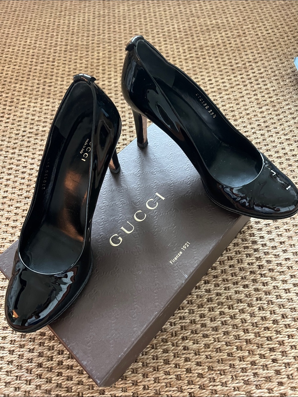 Gucci Black Patent Leather Round-Toe High Heels